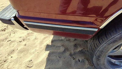 1999 Gmc Yukon Passenger Right Rear Moulding On Quarter Panel Oem