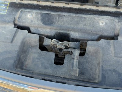 2005-2007 Ford Fivehundred Hood Latch Assembly With Bracket Oem 5G1Z16138Aa