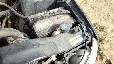 99-06 Gmc Sierra 2500 Windshield Washer Fluid Reservoir With Pump Oem Wiper Tank