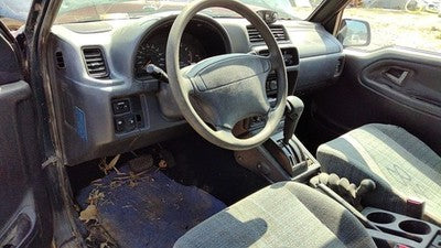 96-98 Suzuki Sidekick Passenger Right Front Brake Caliper With Mount Bracket Oem