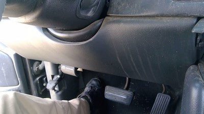 2000-02 Sierra 1500 Lower Dash Under Column Knee Bolster Trim Panel Graphite 12D