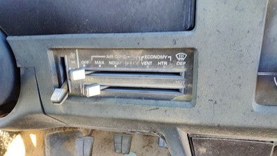 82-86 Oldsmobile Firenza Temperature Control Module In Dash Heater Ac Head Unit