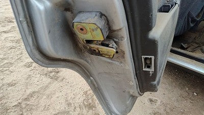 1991 Volvo 740 Driver Left Rear Door Latch With Rods/Cables Oem Back