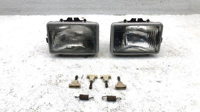 1980-1984 Deville Sedan Passenger Right Pair Of Headlights Oem 15194307