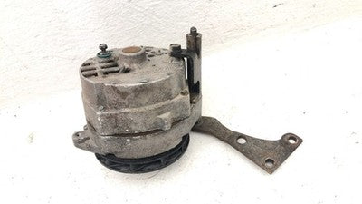 1971-1986 Chevy K10 Alternator With Mount Bracket And Pulleys Oem 5.7L J8127023