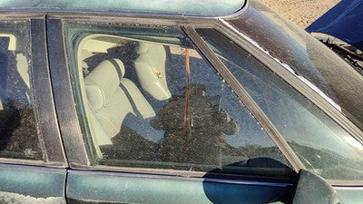 1992-1999 Olds 88 Passenger Right Front Side Window Door Glass Oem 25640132