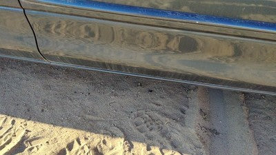 00-04 Intrepid Passenger Right Front Lower Rocker Panel Moulding Side Skirt