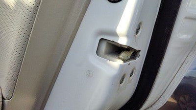 10-14 Legacy Outback Passenger Right Rear Door Latch With Rods/Cables Back