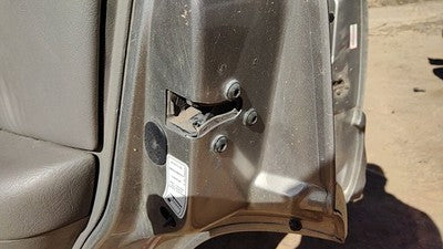 1996-2004 Olds Bravada Passenger Right Rear Door Latch With Rods/Cables Oem Back
