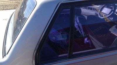86-91 Eighty Eight Passenger Right Rear Vent Window Back Door Glass With Frame