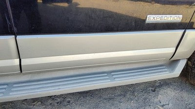 2007-2017 Ford Expedition Passenger Right Front Moulding From Door Trim Strip