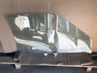2000-2001 Nissan Xterra Passenger Right Front Side Window Door Glass Oem