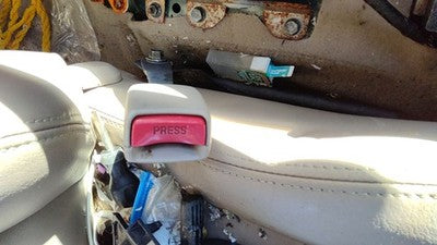 2000-02 Honda Passport Passenger Right Front Seat Belt Buckle Receiver Bge Beige