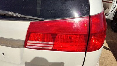 2004-2005 Toyota Sienna Passenger Right Inner Tail Light Brake Lamp Oem Rear