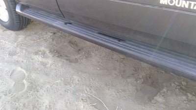 02-10 Mercury Mountaineer Passenger Right Lower Running Board Rocker Moulding