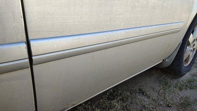 05-07 Caravan Passenger Right Front Moulding From Door Trim Ps2 Bright Silver