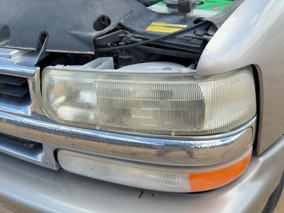 2000-2006 Chevy Suburban Driver Left Head Light Oem Front Lamp 16526133