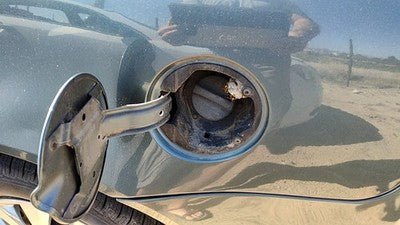 2005-2008 Pontiac Grand Prix Fuel Filler Neck Assembly With Gas Cap Oem 10323502