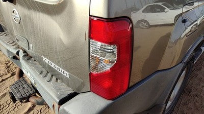 2002-2004 Nissan Xterra Passenger Right Tail Light Brake Lamp Oem Rear