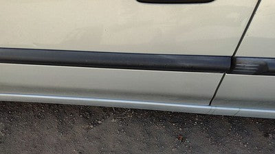 2000-2004 Subaru Legacy Driver Left Front Moulding From Door Oem Trim Strip