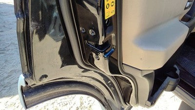 2005-2006 Land Rover Lr3 Driver Left Rear Door Latch With Rods/Cables Oem Back