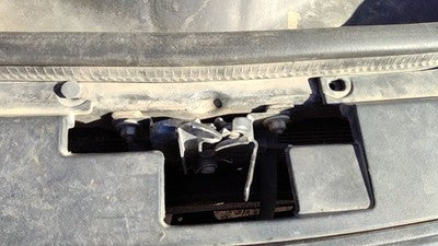 2005-2010 Jeep Grand Cherokee Hood Latch Assembly With Bracket Oem 55394951Ad
