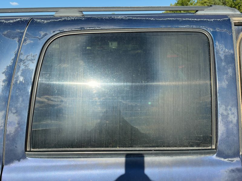 2000-2007 Chevy/gmc Suburban 1500 Series Rear Door Glass/Window RH