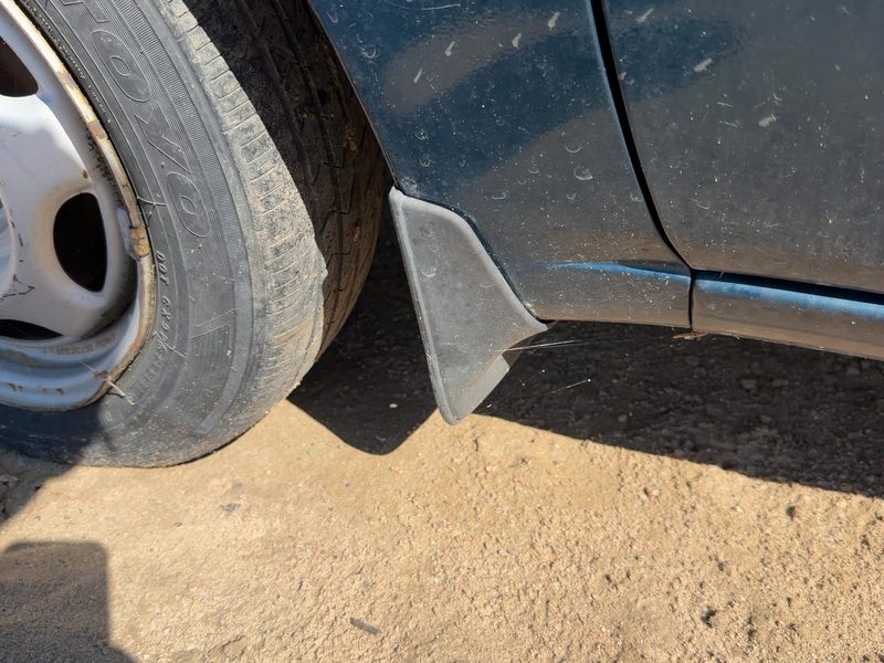 1998-2002 Toyota Corolla (also See FX 87-88) Fender Moulding LH