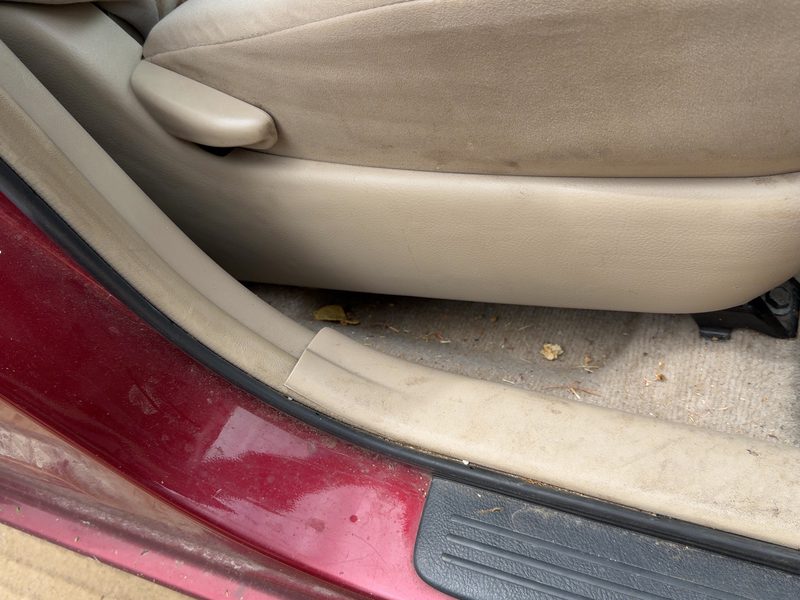 2005 Toyota Prius Seat Track RH