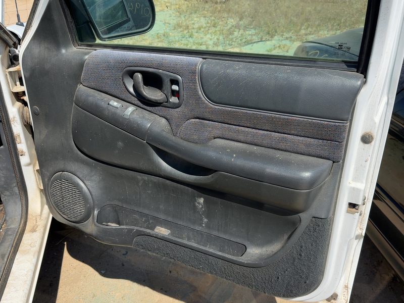 1998-2001 Blazer S10/jimmy S15 Front Door Trim Panel RH