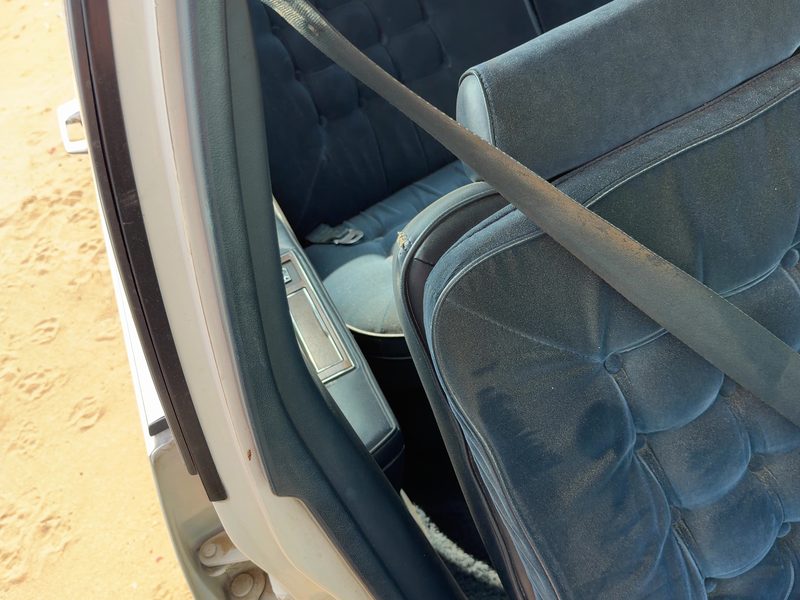 1986 Oldsmobile Ninety-eight (80 & Up) Front Seat Belt RH
