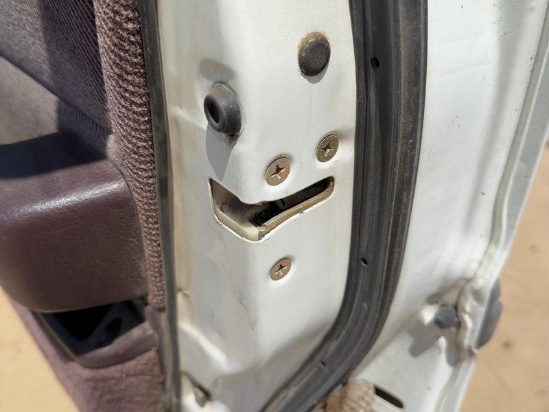 1989 Honda Accord Front Door Latch RH