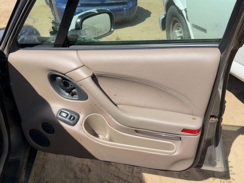 1999 Pontiac Bonneville (80 & Up) Front Door Trim Panel RH