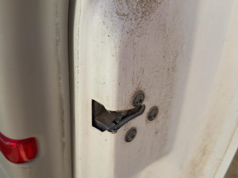 2004-2007 Monte Carlo Front Door Latch RH