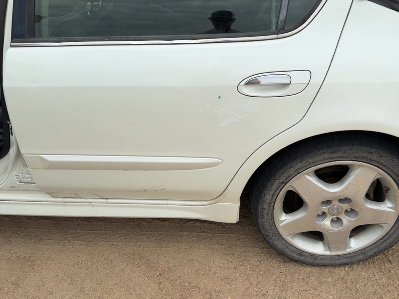 2000 Infiniti I30 Rear Door LH