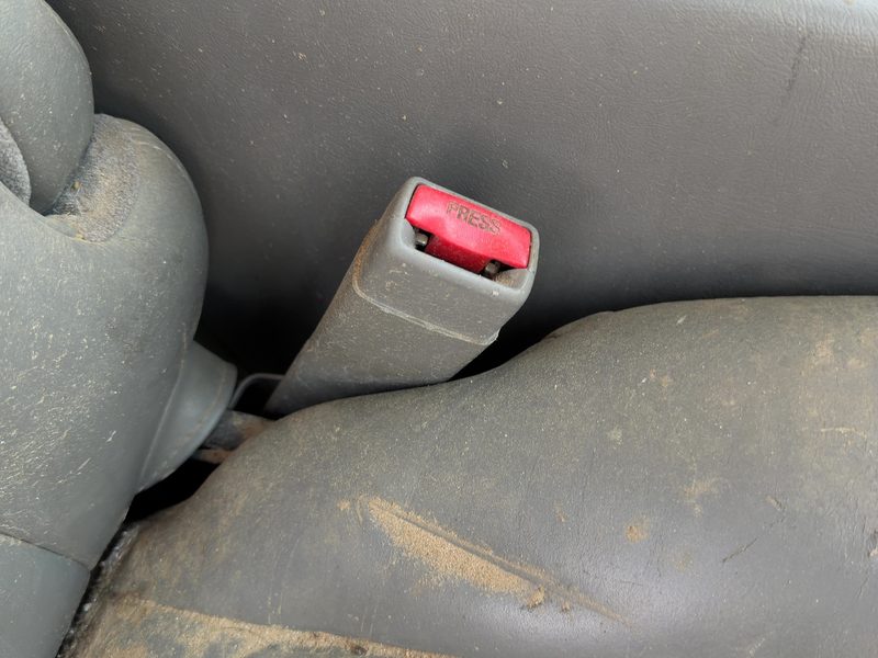 2003-2007 Chevy/gmc Suburban 1500 Series Front Seat Belt RH