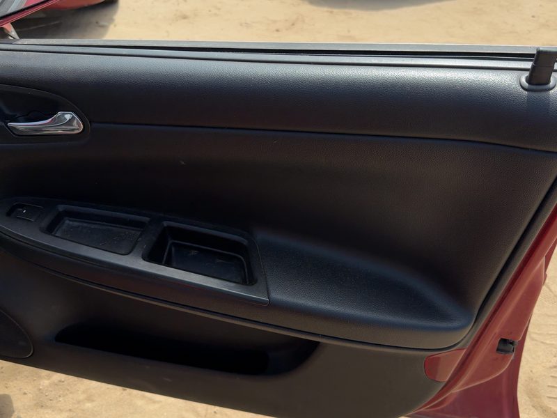 2008 Chevrolet Impala (80 & Up) Front Door Trim Panel RH