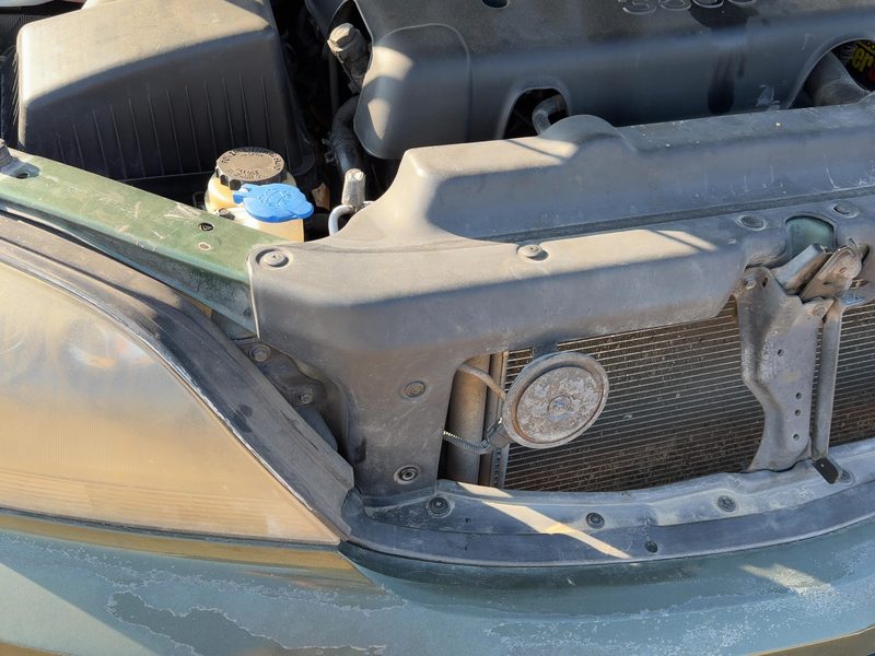 2003-2006 Kia Sorento Radiator Support