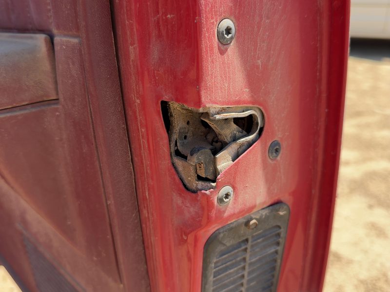 1990 S10/s15/sonoma Pickup Front Door Latch RH