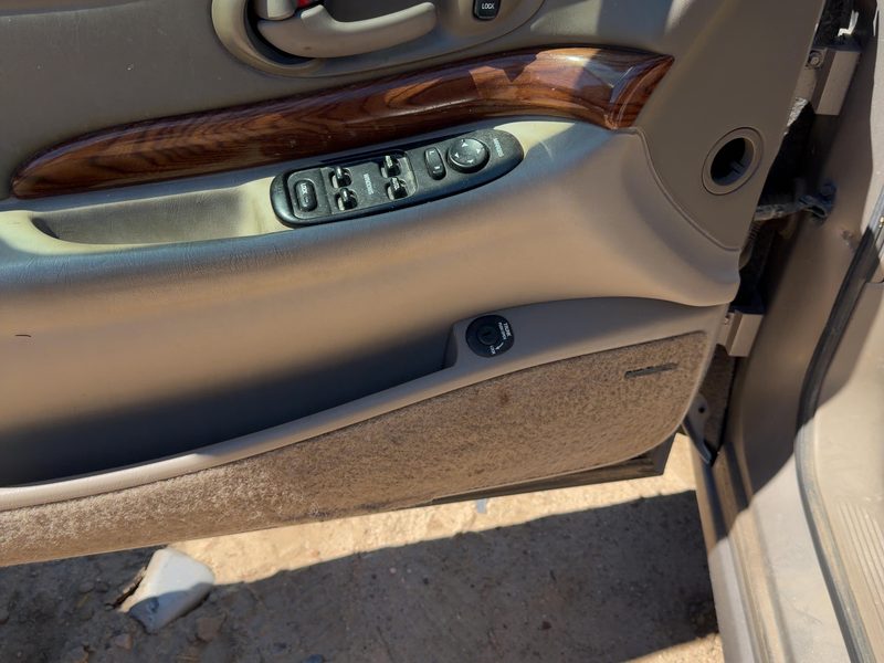 2000-2002 Buick Lesabre (80 & Up) Front Door Trim Panel LH
