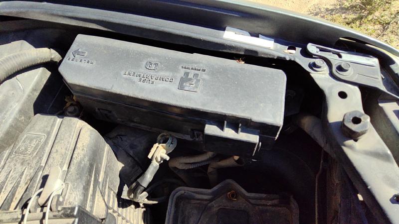 2005-2007 Ford Escape Engine Fuse Box