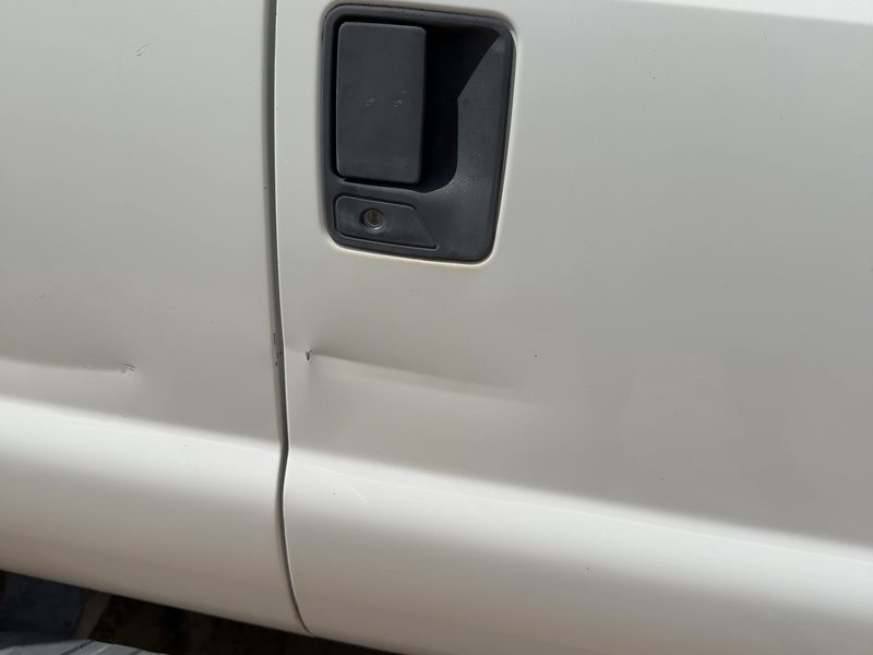 2005 Ford F350 Super Duty Pickup Front Door RH