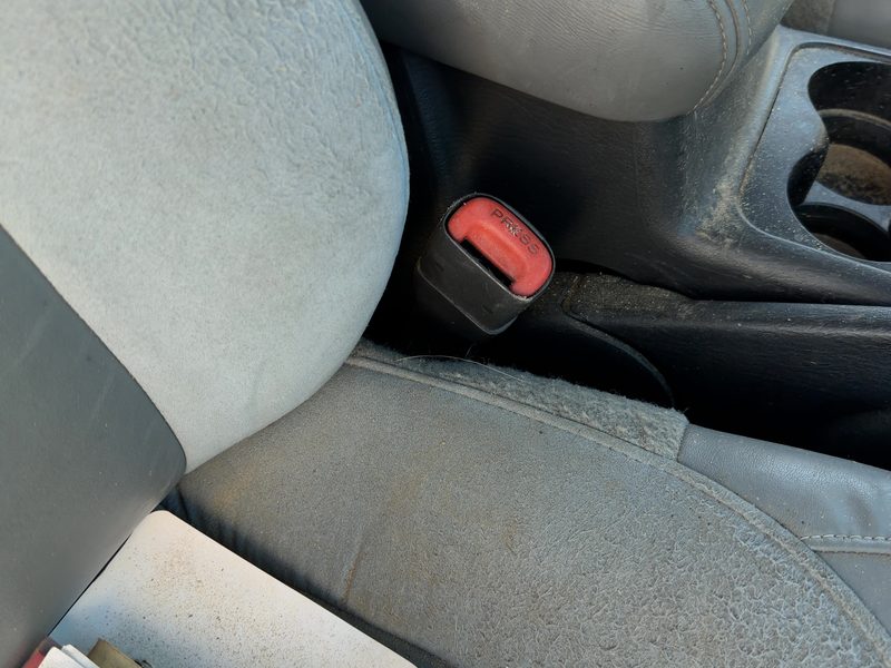 2000-2004 Jeep Grand Cherokee Front Seat Belt RH