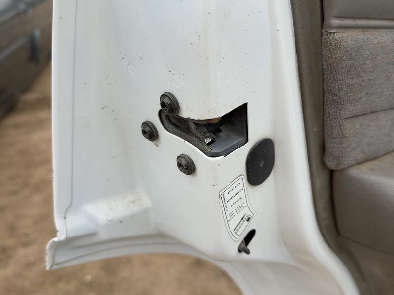 1995-2005 Blazer S10/jimmy S15 Rear Door Latch LH