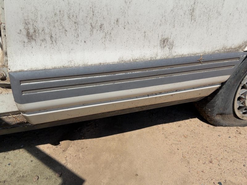 1993 Oldsmobile Eighty-eight (80 & Up) Rear Door Moulding LH