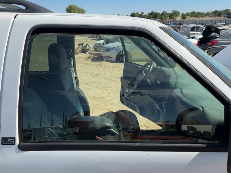 1994-2005 Blazer S10/jimmy S15 Front Door Glass/Window RH