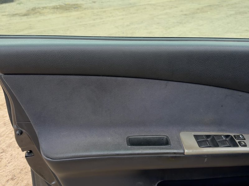 2005-2006 Nissan Altima Front Door Trim Panel LH