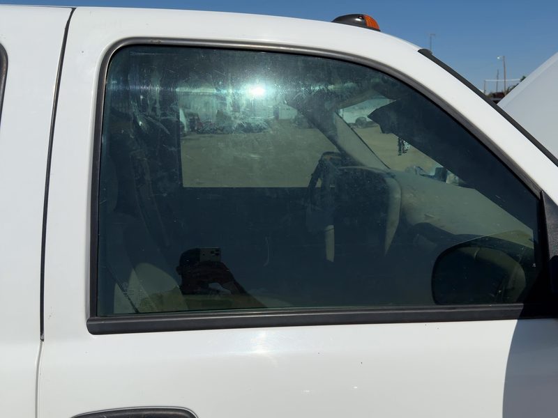 1999-2007 Chevrolet 2500 Silverado Pickup Front Door Glass/Window RH