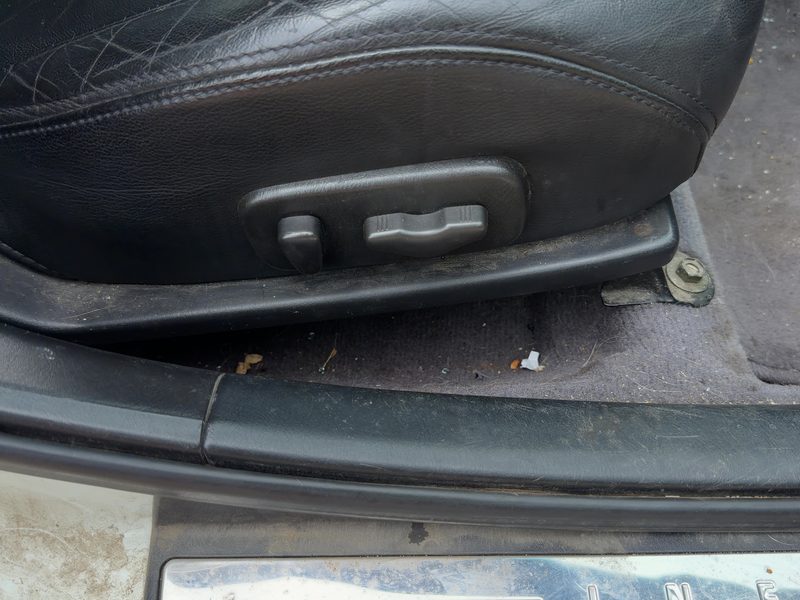 2000 Infiniti I30 Seat Track RH