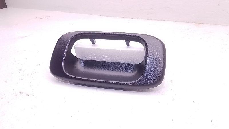 1999-2009 Chevrolet 2500 Silverado Pickup Outside Door Handle